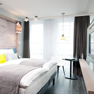 Standard Zimmer mit Kingsize-Bett